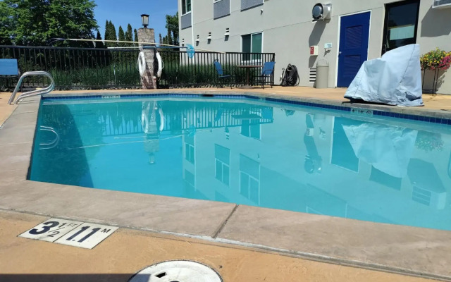 Holiday Inn Express Newberg - Wine Country by IHG