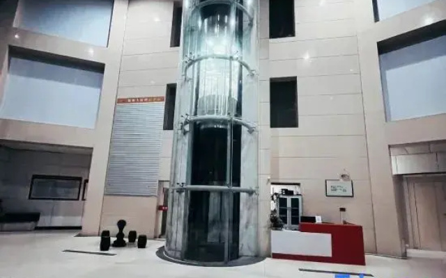 Yingxiong International Superfan Hotel