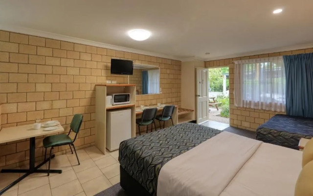 Jacaranda Country Motel