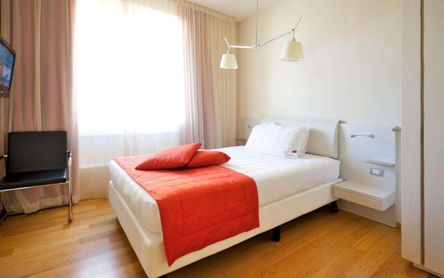 Mercure Milano Solari Hotel