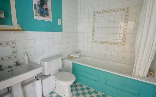 Lovely Apartment in Cranbrook With Serene View