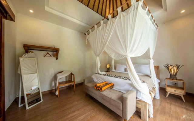 Elvano villa in heart of seminyak and near beach