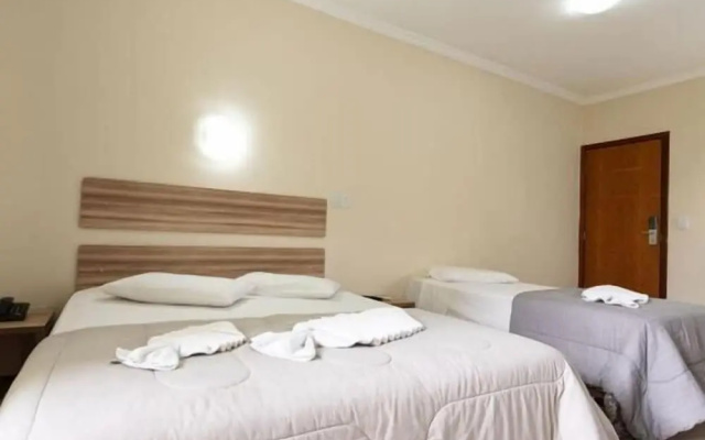 Colonial Flat Hotel