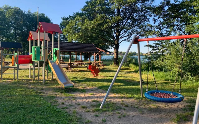 Domek wakacyjny nad jeziorem