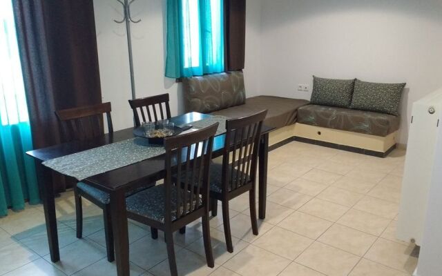 Vazeos Apartments