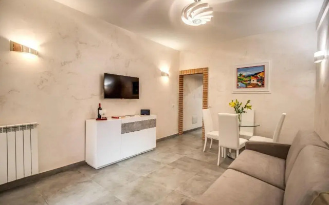 Tritone Top House