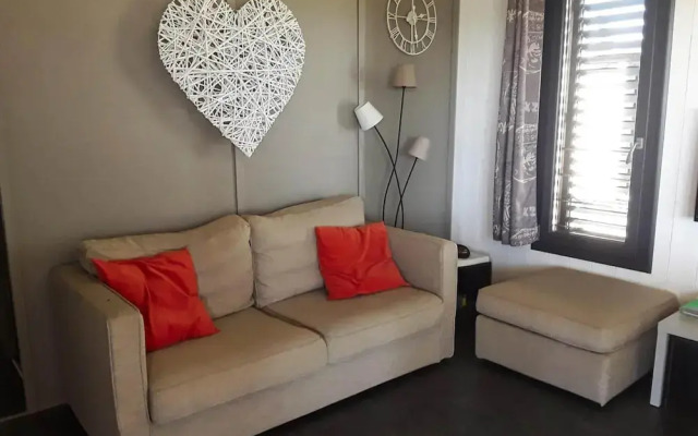 Chalet in Pomerols Near Mediterranean Beaches