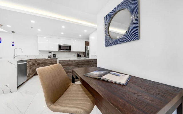 Serene and Modern Apartment Centrally Located
