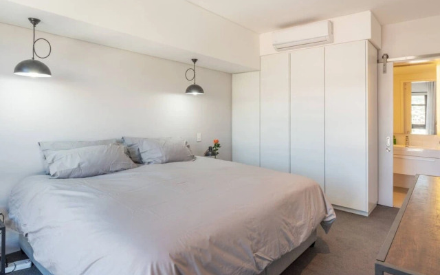 Stylish 2 Bedroom Luxury Apartment In Gardens