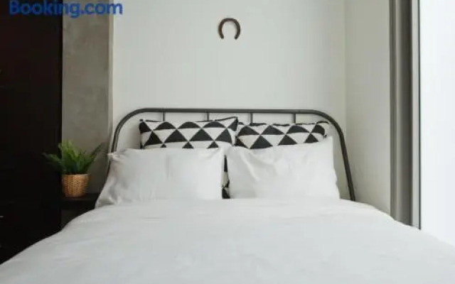 Sun Bay Studio Apartments