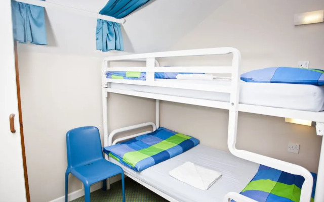 Snoozles Quay Street Tourist Hostel