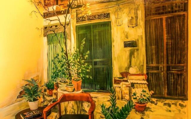 Grandma Lu - Banh Mi Coffee  Hostel