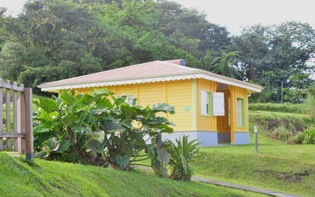 Auberge de la Montagne Pelee Hotel