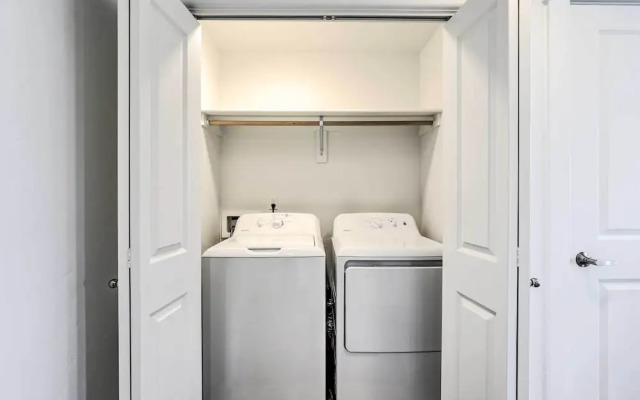 Nampa Townhome ~ 18 Mi to Downtown Boise!