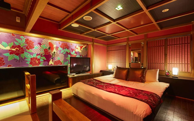 Hotel Love