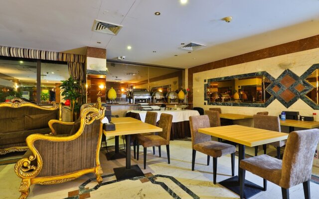 OYO 446 Mas Hotel
