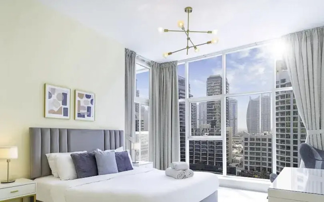 LUX  The Continental Marina Suite