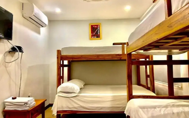 Hostal  Aurora - Hostel