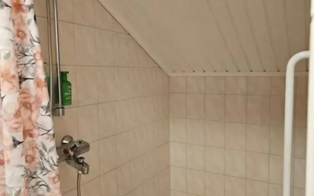 Cozy 3BR Riverside House with Sauna