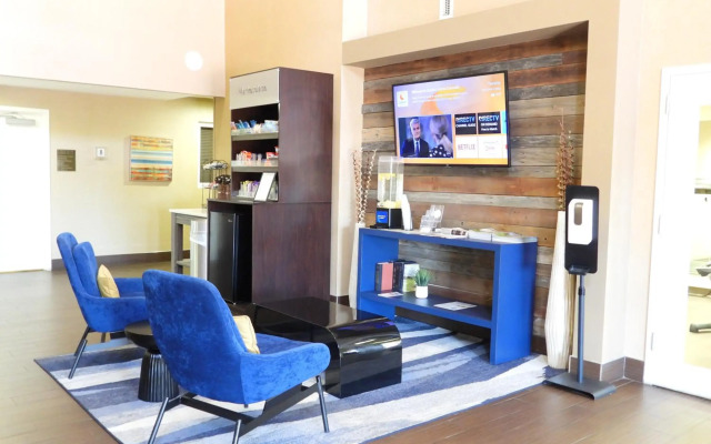 Comfort Suites