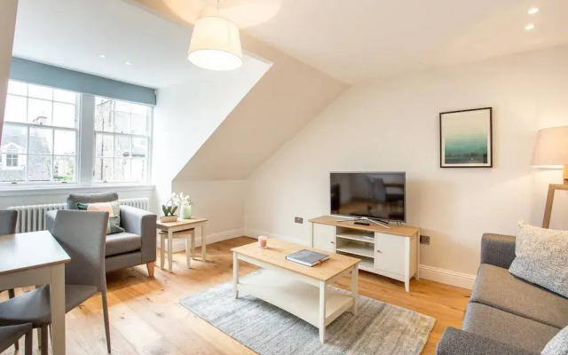 Quiet City Centre Spacious Apartment