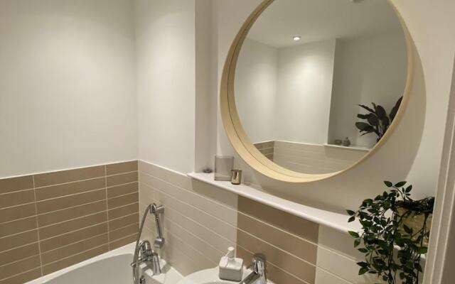 Rueben Suite by Eaa Homes