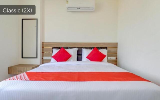 OYO 47017 Hotel Hallmark