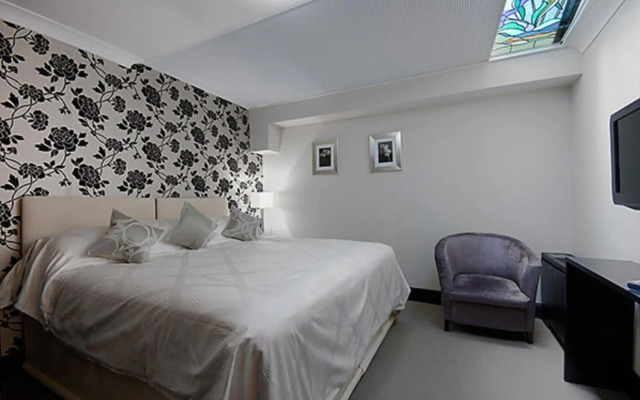 Mayfair House