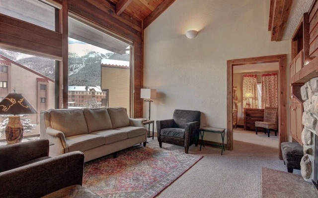 Nice Update Condo - Great Access to Superbee Lift in East Village - AN302 by RedAwning