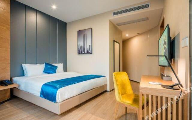 T-moon Hotel (Jiefangbei Hongyadong)