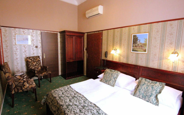 Old Prague Hotel