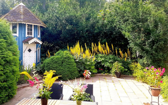 Theater and Beach Apartment