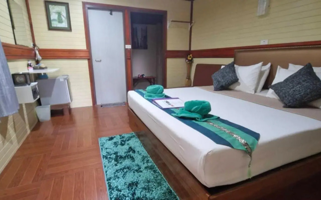 The royal bamboo lodge