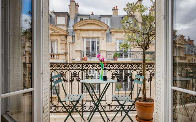 Paris Eugène Design Residence