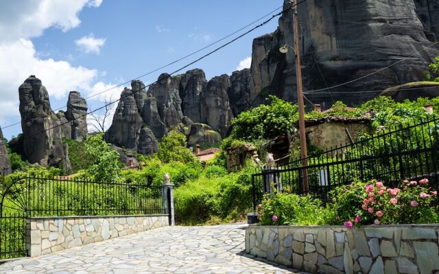 Fani's House Under Meteora