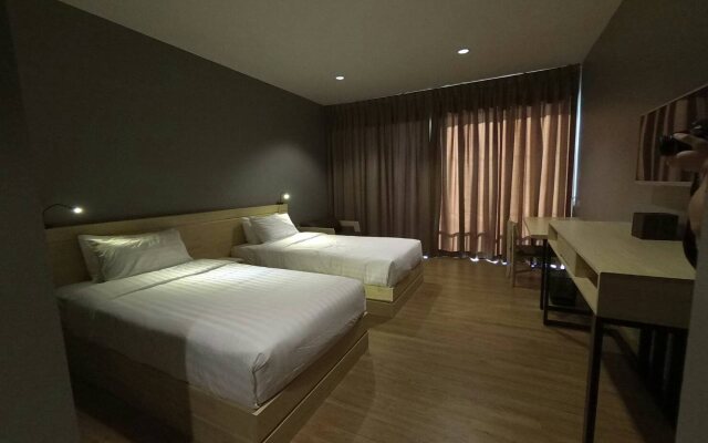 Riverawan Hotel (SHA Plus+)