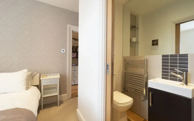 Sail Away - 2-Bed Apartment by the Beach