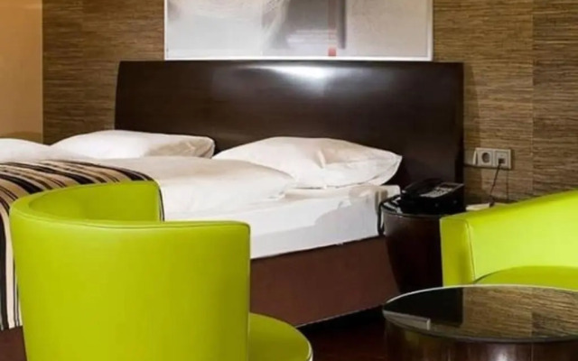 The Honest Budapest by Chic & Basic