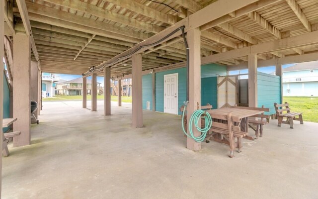 Windsical Escape 2 Bedroom Home by RedAwning