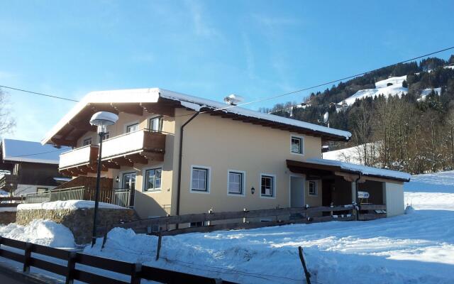 Luxurious Holiday Home With Terrace in Tyrol