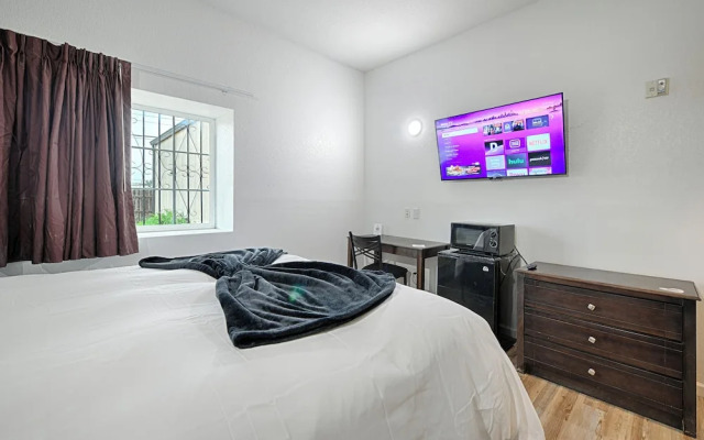 Hotel Dilley Grand