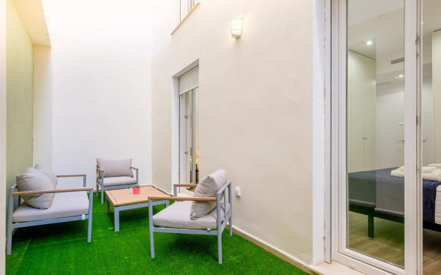 BRAND NEW apartment with private open-air space