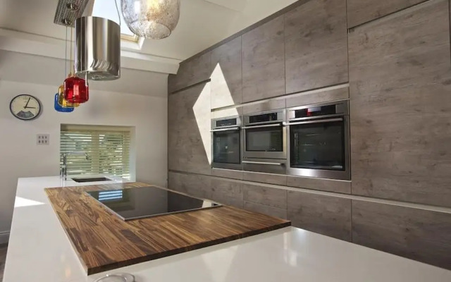 The Barn, 20 At The Beach