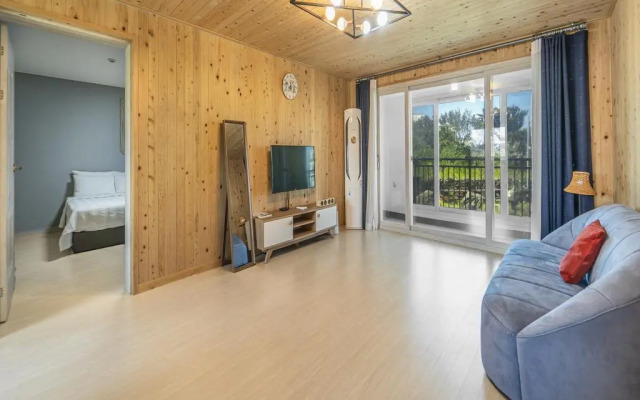 Jeju Timberhouse Pension