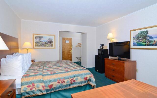 Best Western Pioneer Inn & Suites