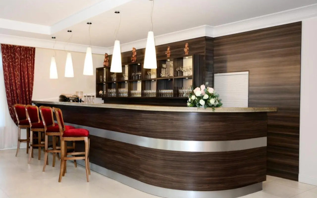 Hotel Świętokrzyski Dwór