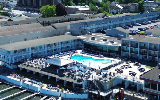 The Georgian Lakeside Resort