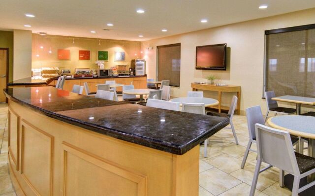 Comfort Suites Lindale - Tyler North