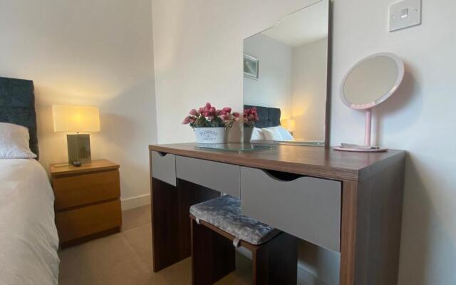 Comfy 2 bed house located at Wareham train station