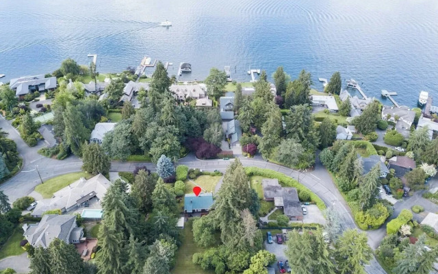 Private park in a cozy home next to I-90 huge yard